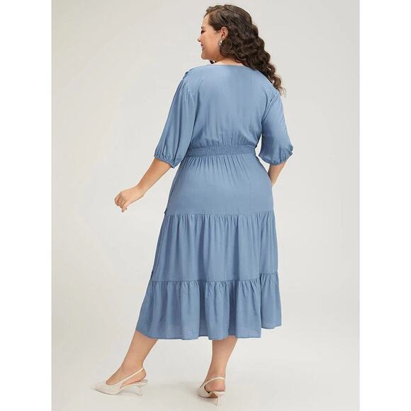 💙 Blue Shirred Layered Midi Dress with Pockets – BloomChic, Size 5X (28) - Picture 2 of 6